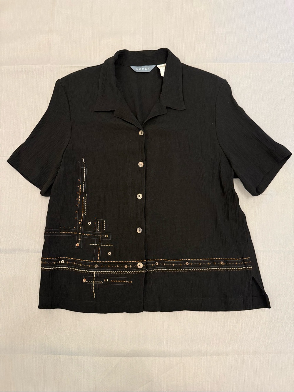 Koret Black Short-Sleeve Button-Front Shirt with Metallic Accent Stitching